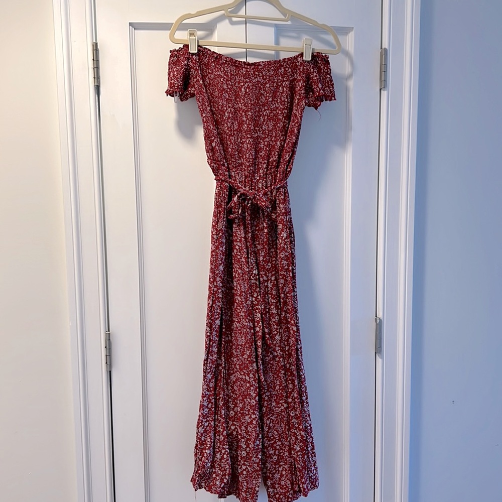 Red Lulus Jumper suit-size large ❣️